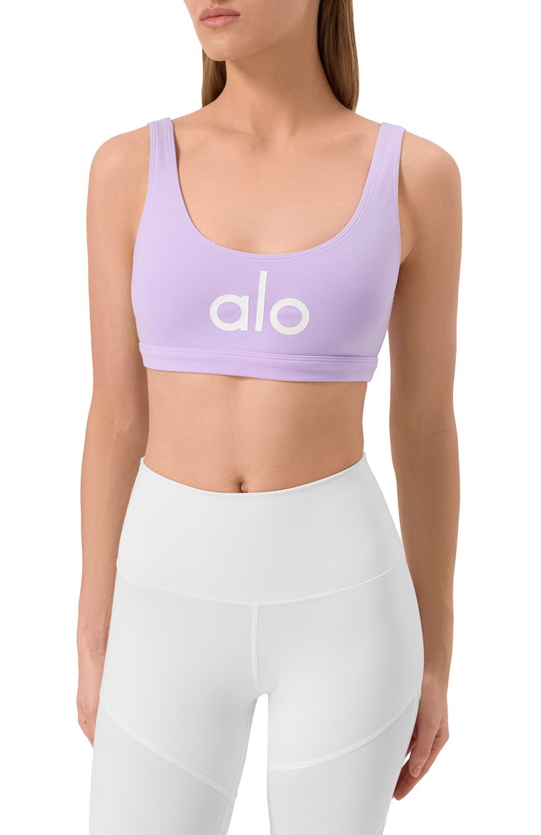 Женский топ ALO YOGA сиреневого цвета, арт. W9173RG | Фото 3 (Длина (для топов): Укороченные; Стили: Спорт-шик; Рукава: На бретелях; Материал внешний: Синтетический материал; Женское Кросс-КТ: Топ-спорт)